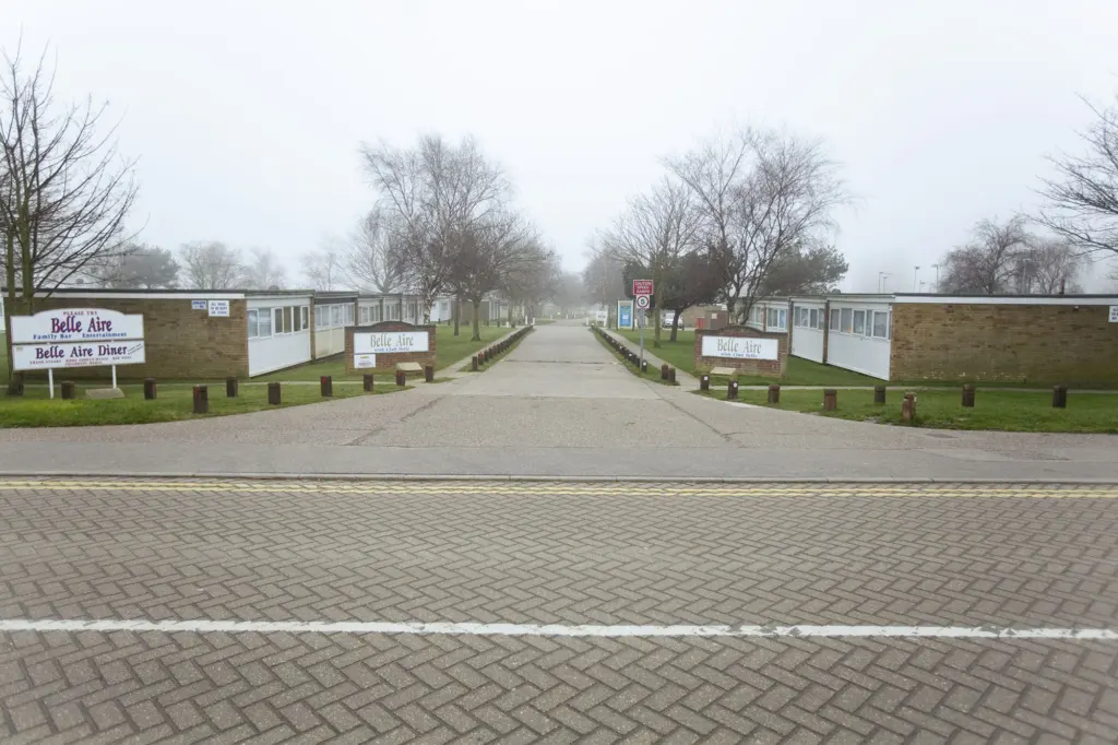 Bloc Weekend 2008 — documentary, event and music photograph in Hemsby-on-Sea, Norfolk, UK, frame 70 of 151.